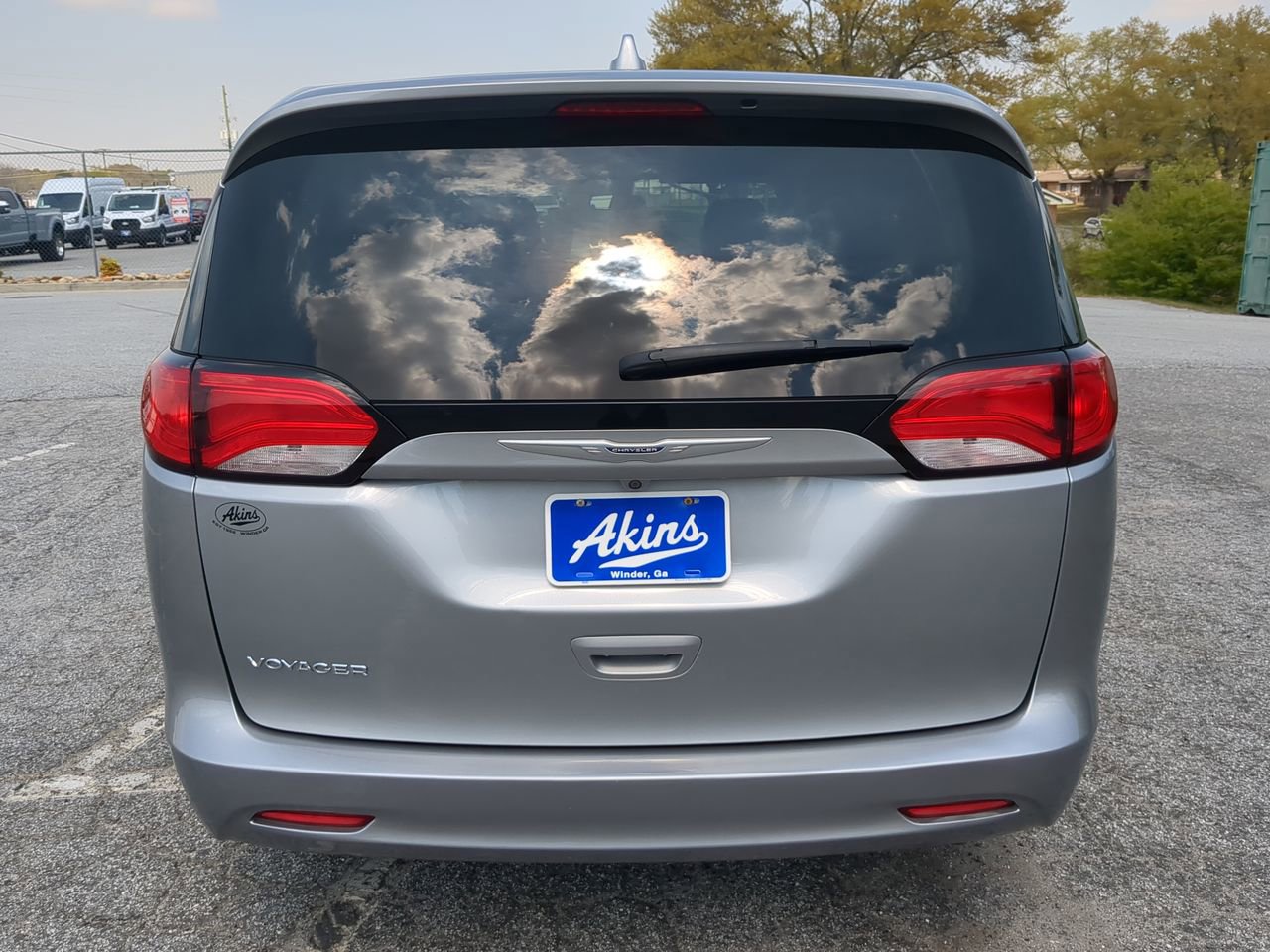Certified 2020 Chrysler Voyager LX image 4