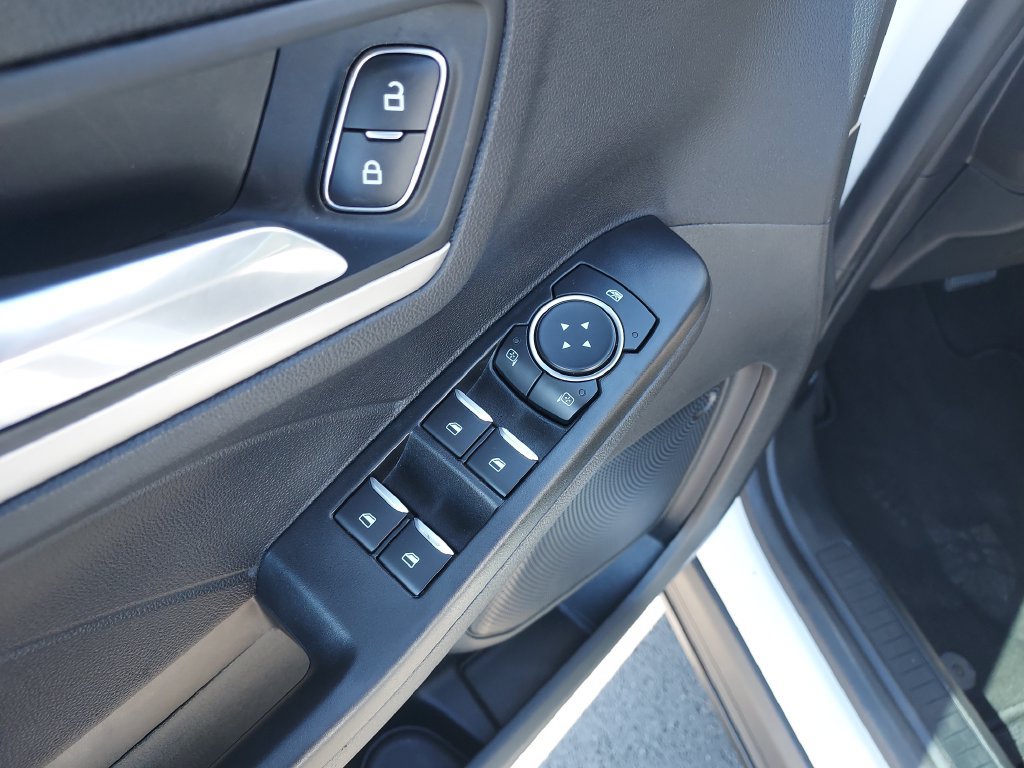 Used 2021 Ford Escape SE FWD image 11
