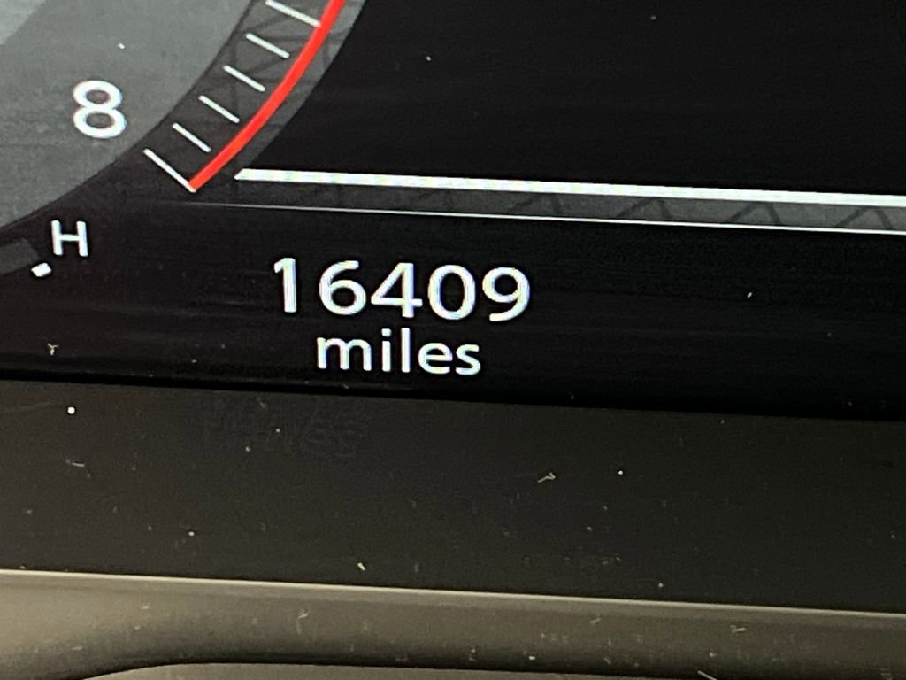 Used 2025 Nissan Rogue SL w/ Tech Package image 45