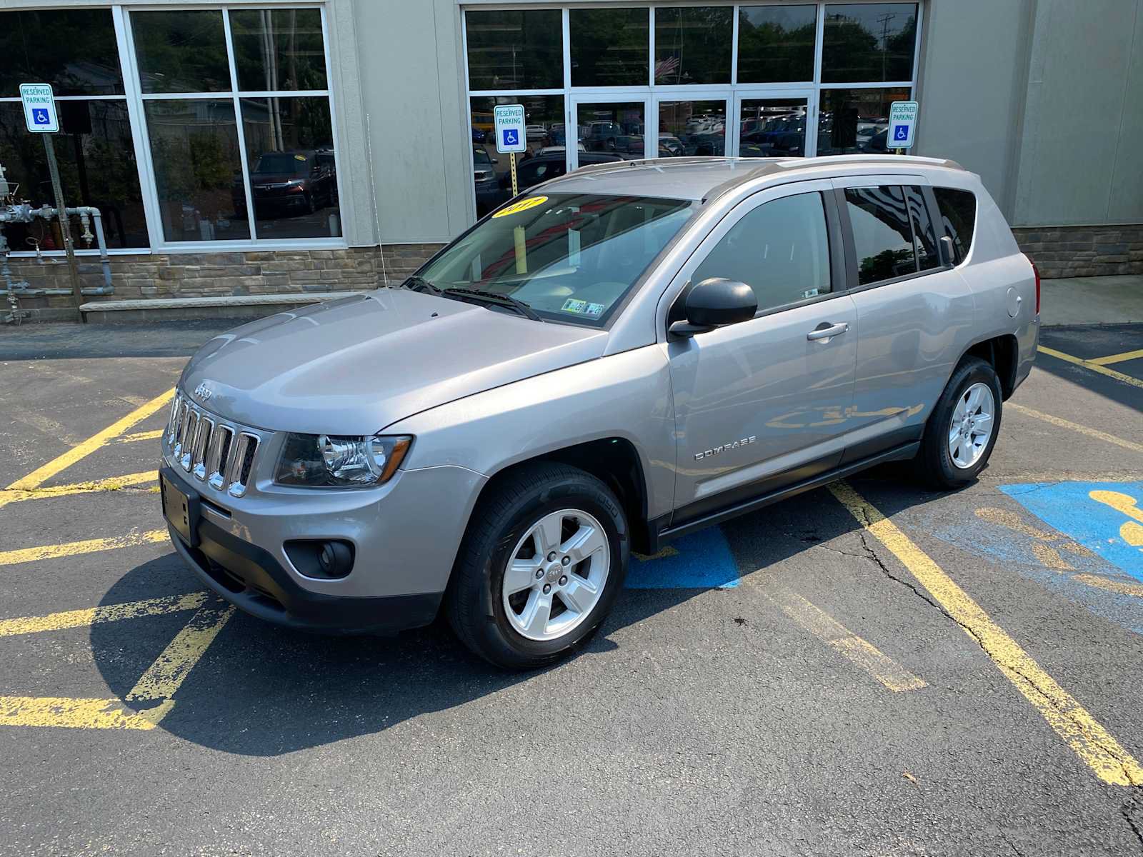 Used 2017 Jeep Compass Sport w/ Power Value Group FWD image 2