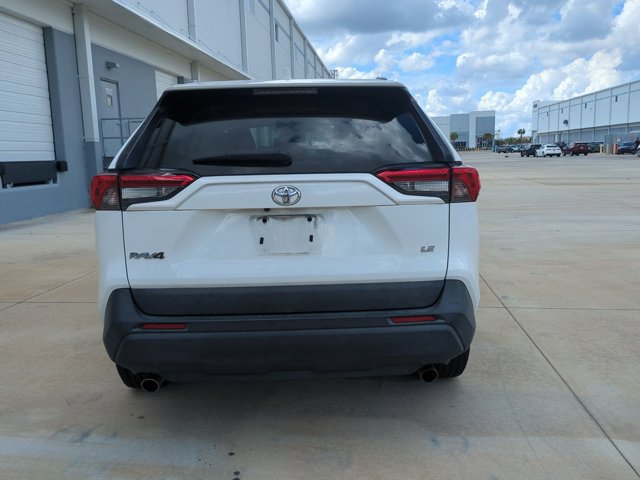 Used 2020 Toyota RAV4 LE FWD image 6