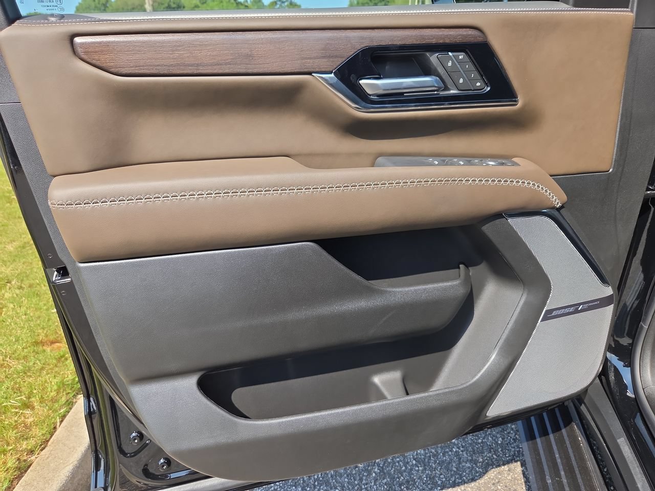 New 2026 GMC Yukon XL Denali Ultimate AWD/4WD image 23