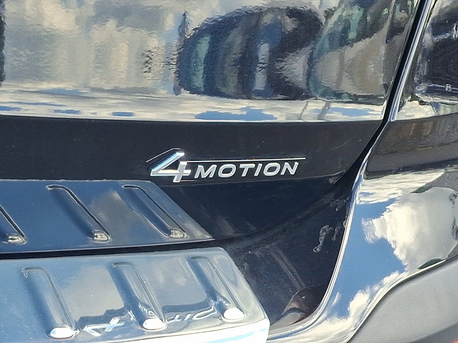 Certified 2022 Volkswagen Taos SEL image 30