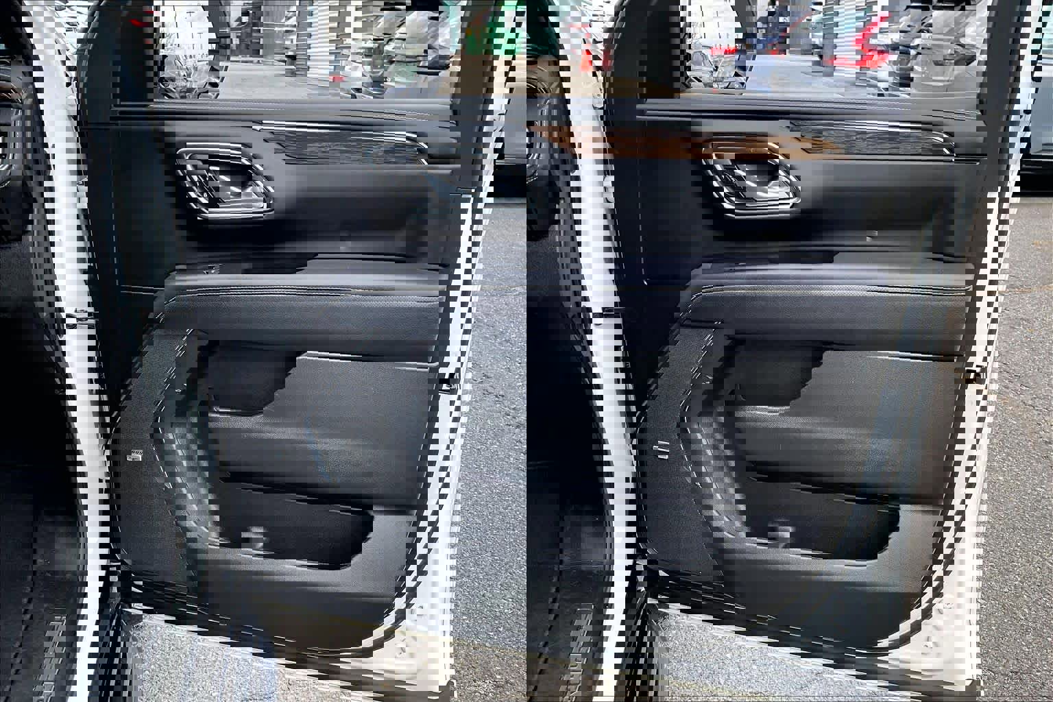 Used 2023 Chevrolet Suburban Premier AWD/4WD image 22