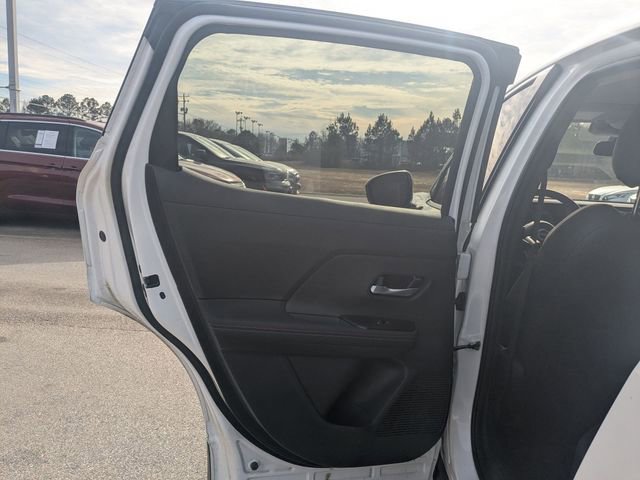 Used 2025 Nissan Kicks SR image 24