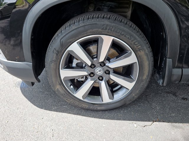Used 2025 Honda Pilot Touring image 9