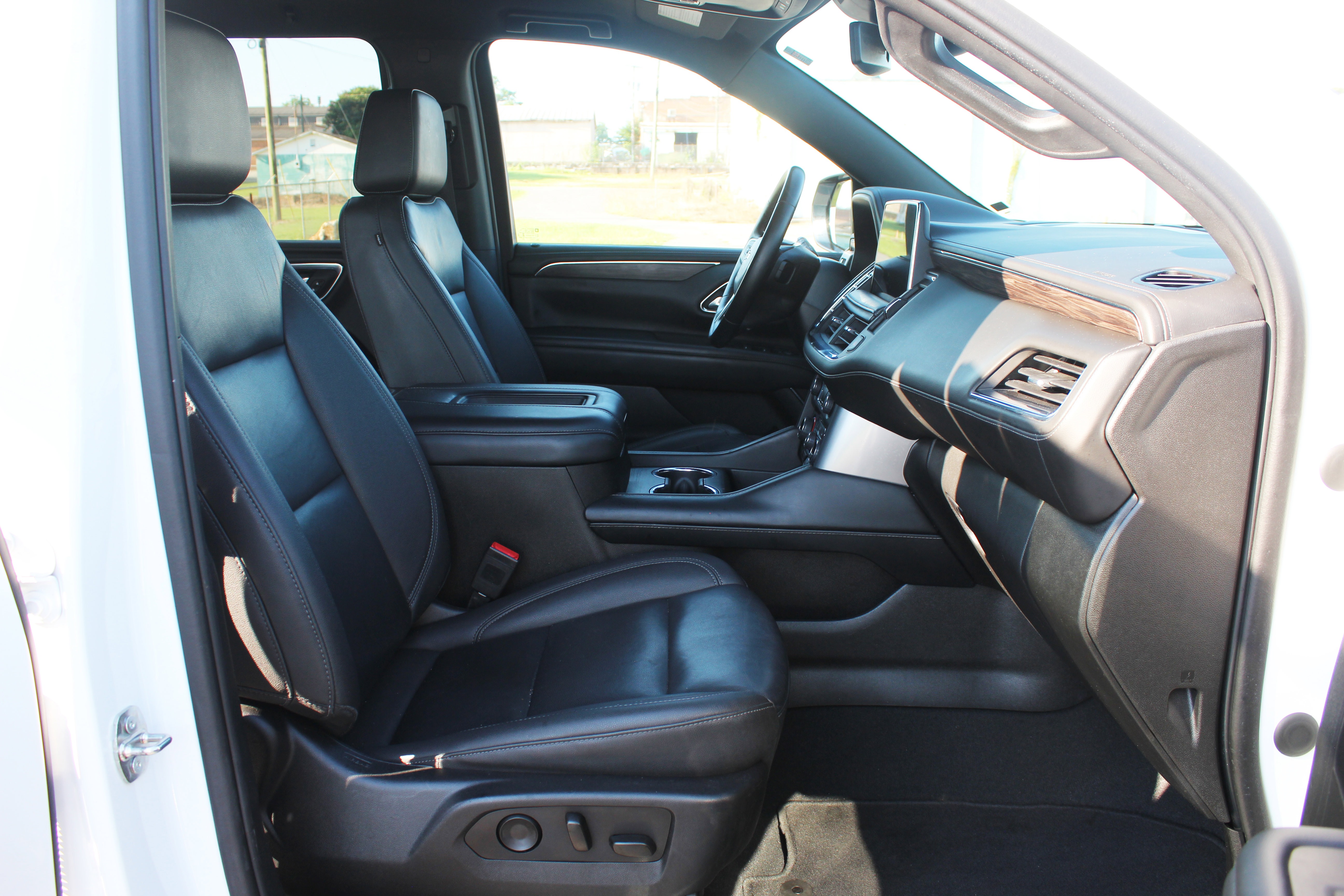 Used 2023 Chevrolet Suburban LT AWD/4WD image 18