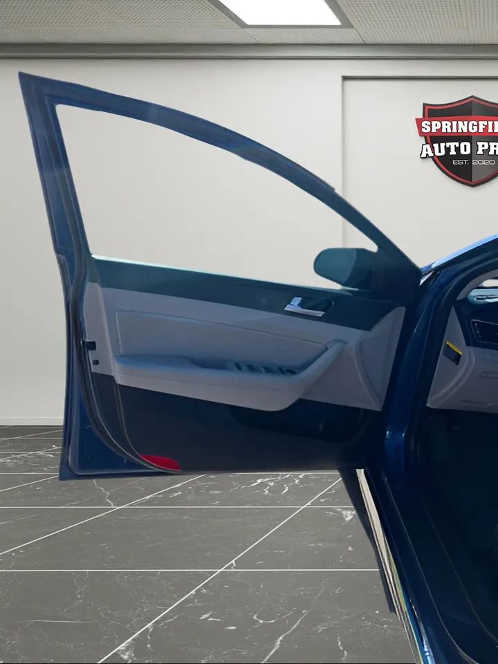 Used 2016 Hyundai Sonata Sport w/ Option Group 02 image 9