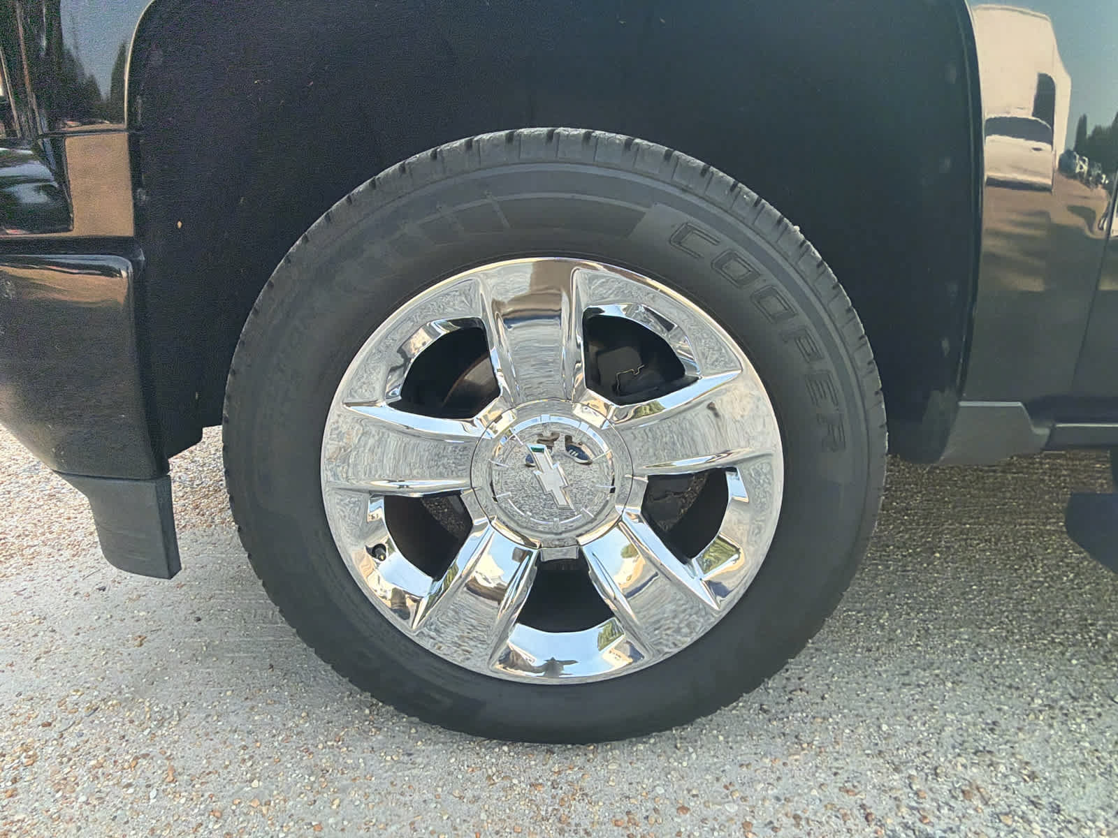 Used 2015 Chevrolet Silverado 1500 LTZ w/ Custom Sport Edition AWD/4WD image 10