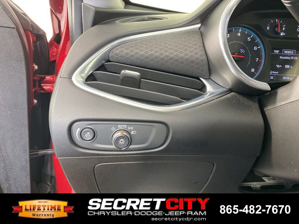 Used 2021 Chevrolet Malibu LT FWD image 13