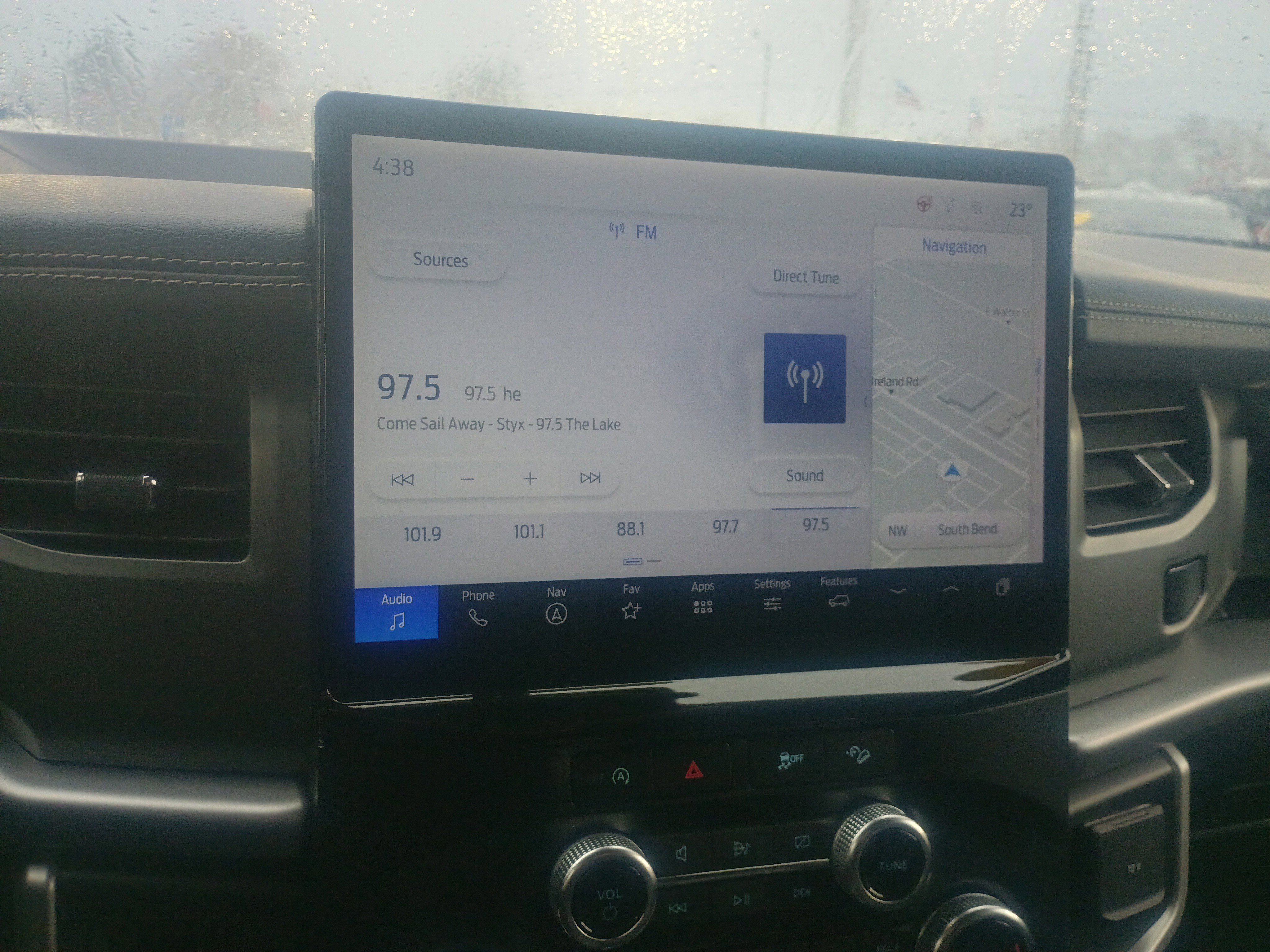 Certified 2024 Ford Expedition Max XLT image 28