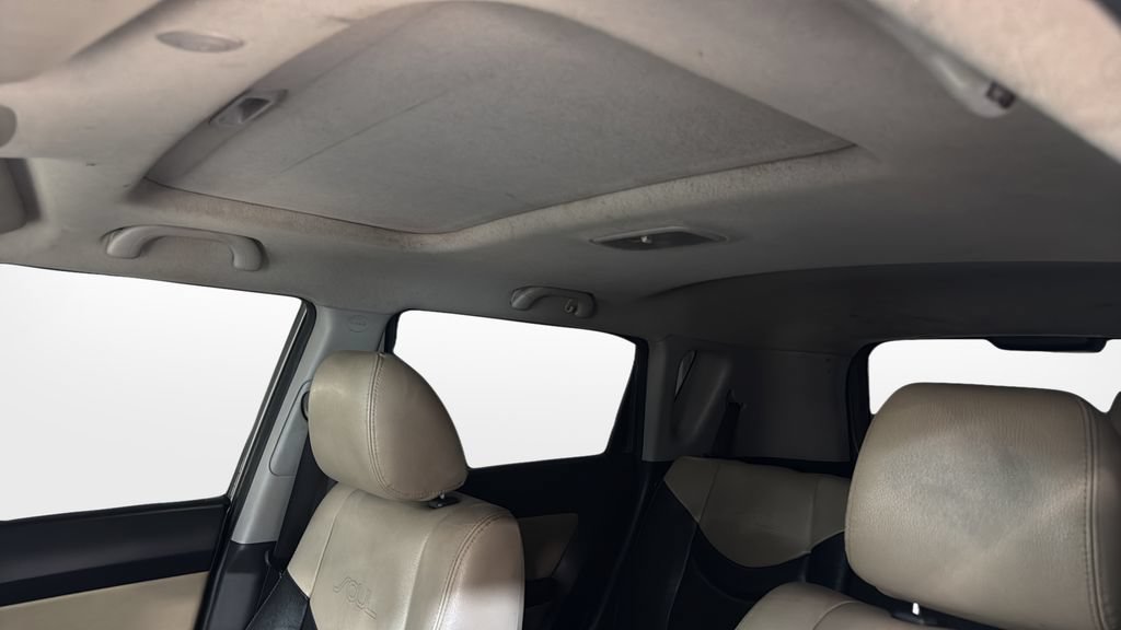 Used 2011 Kia Soul ! FWD image 31