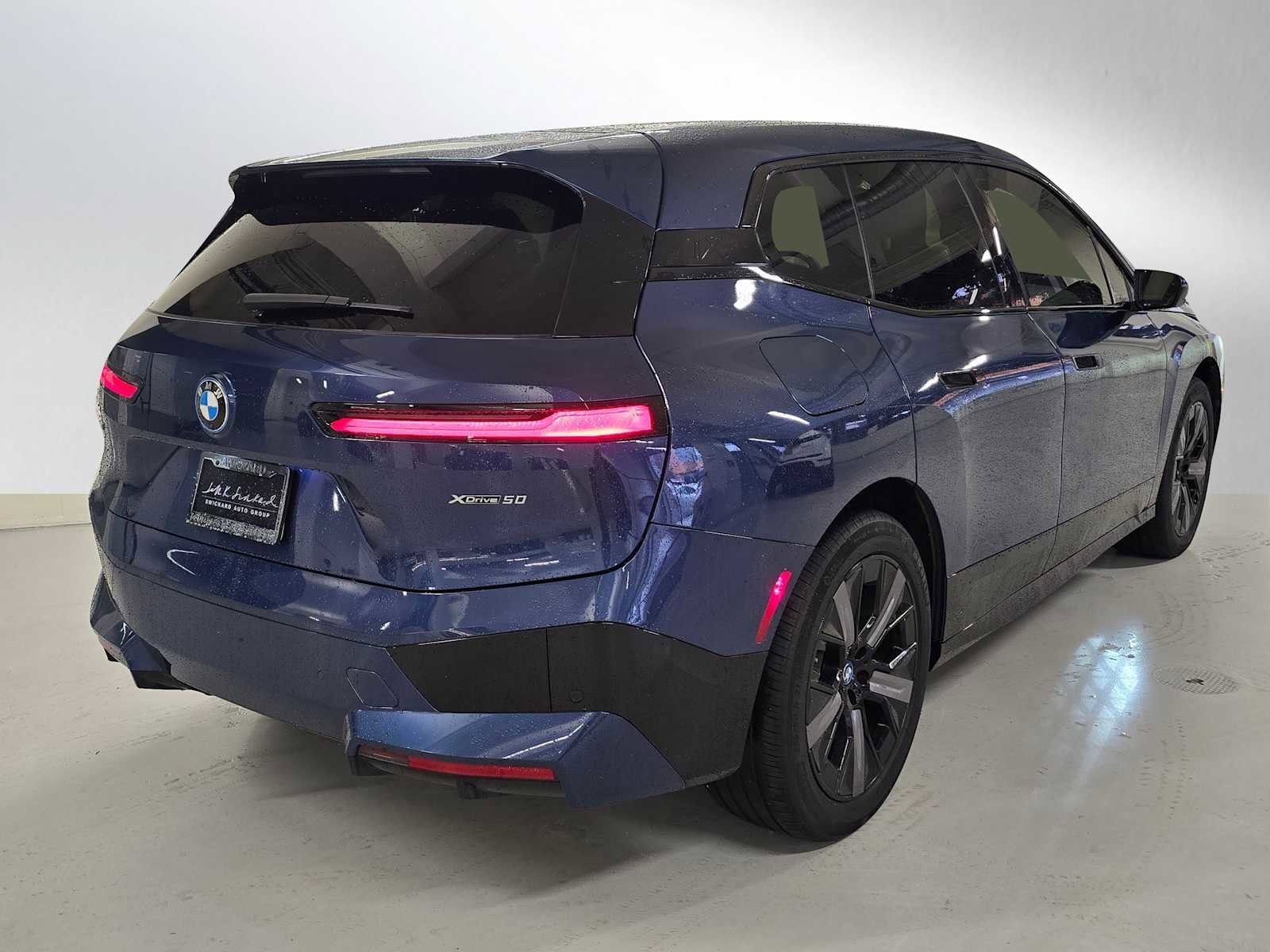 Used 2025 BMW iX xDrive50 w/ Premium Package image 3