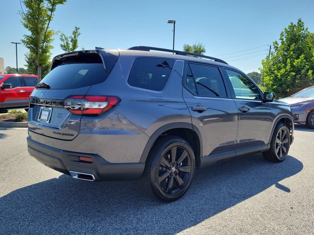 Certified 2025 Honda Pilot Black Edition image 4