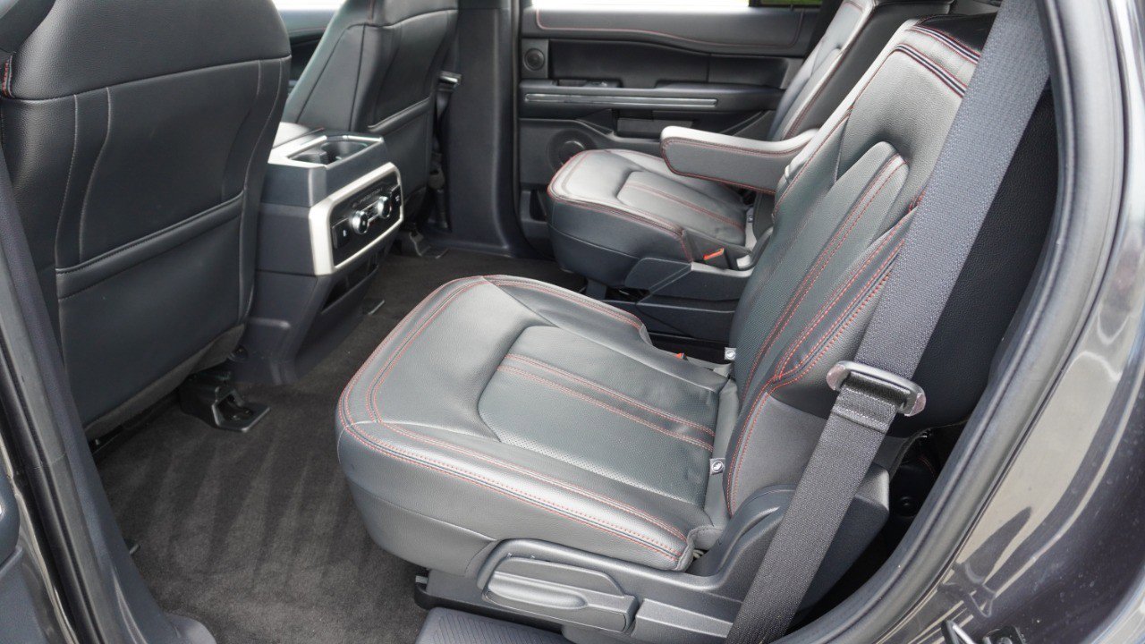 Used 2023 Ford Expedition Limited image 31