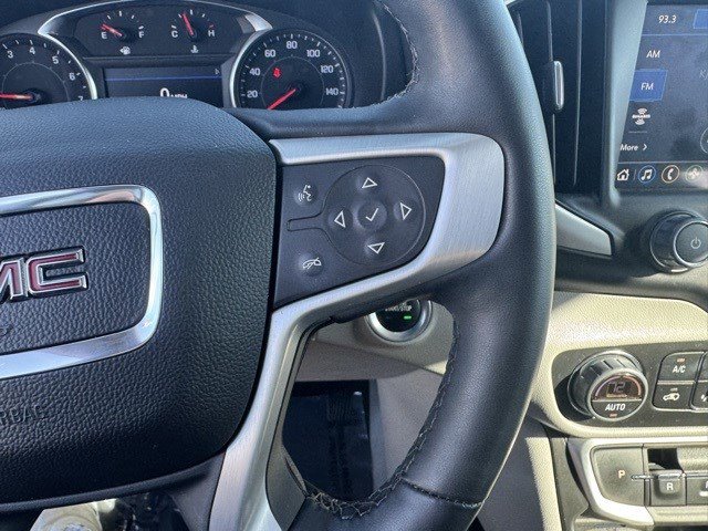 Used 2023 GMC Terrain SLT w/ Tech Package image 15