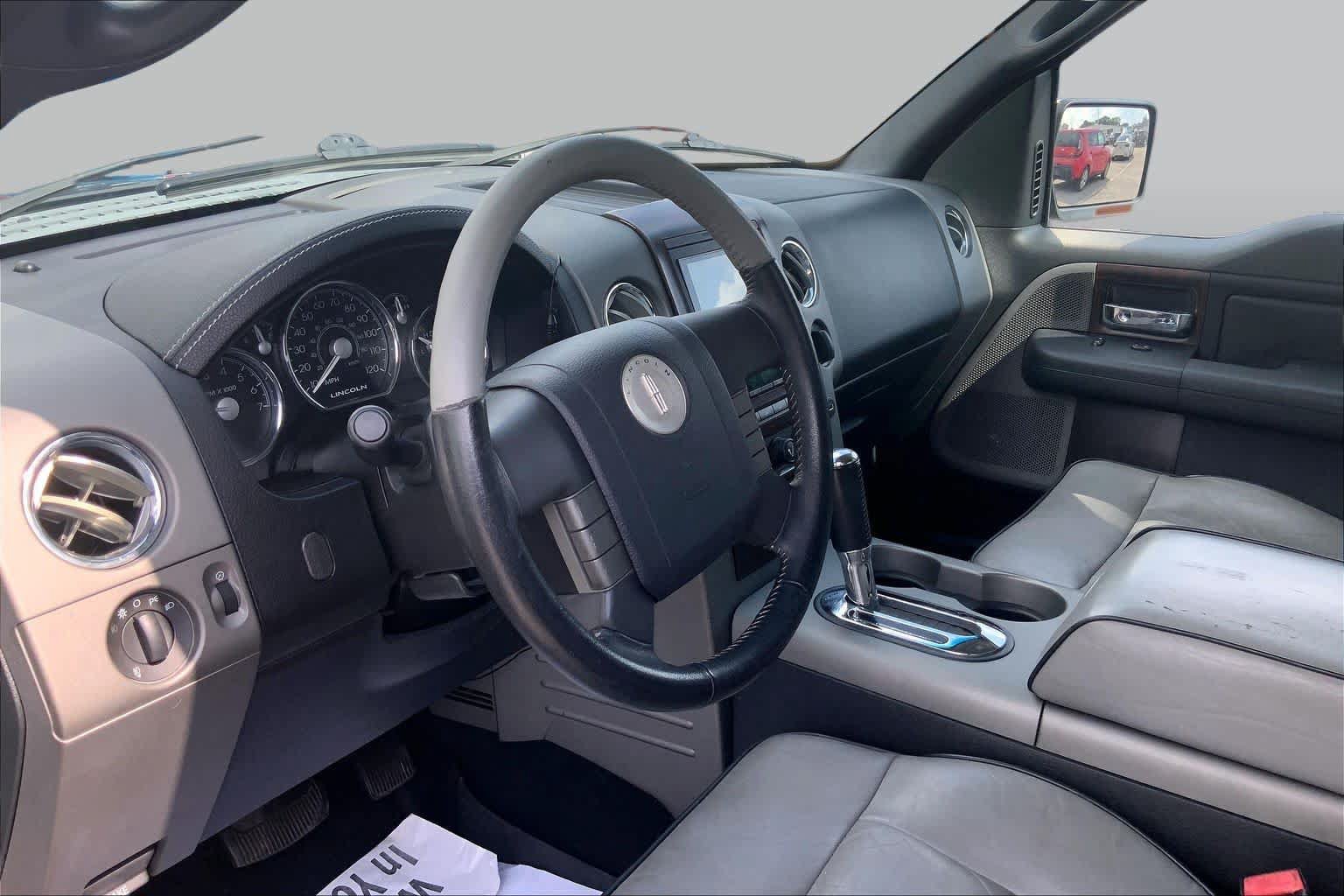 Used 2006 Lincoln Mark LT 2WD image 17
