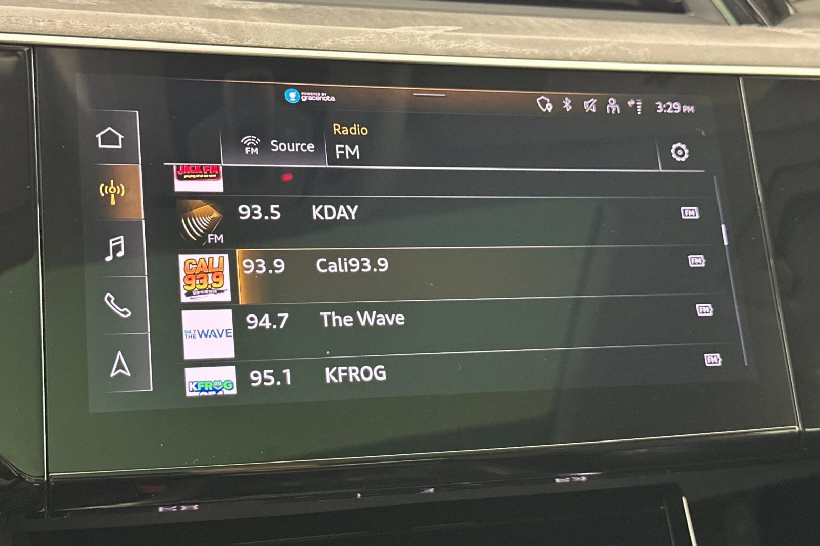 Used 2024 Audi Q8 e-tron Premium image 17