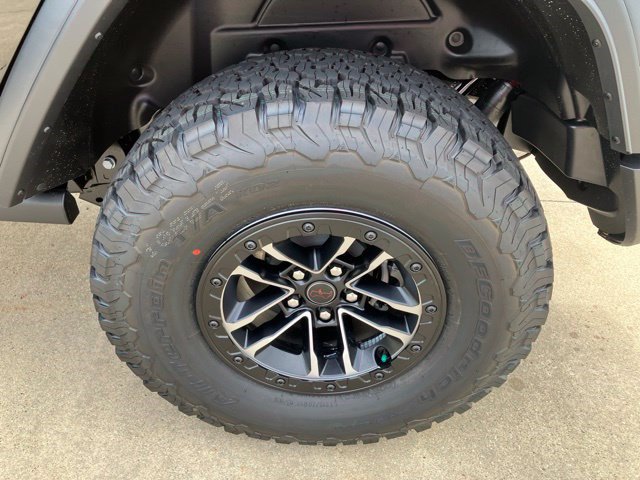 New 2026 Jeep Wrangler Unlimited Rubicon w/ Xtreme 35 Tire Package AWD/4WD image 28