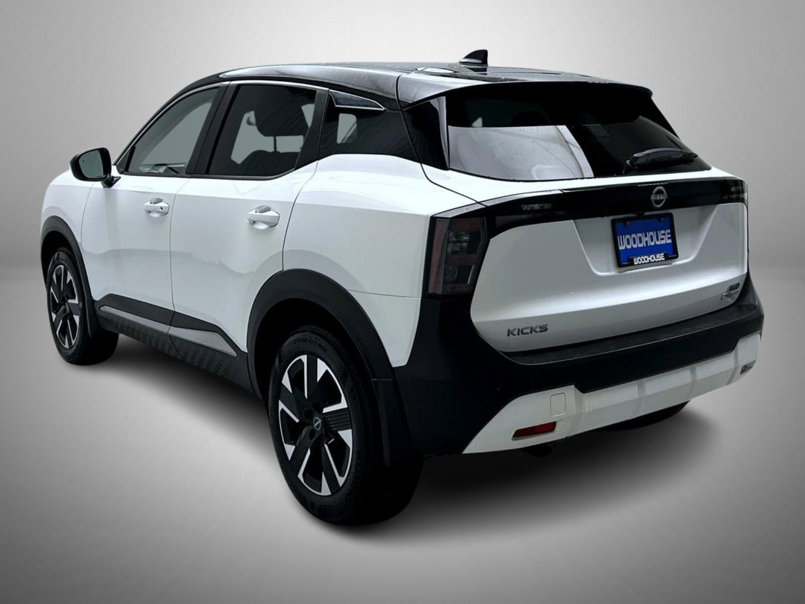 Used 2025 Nissan Kicks SV image 7