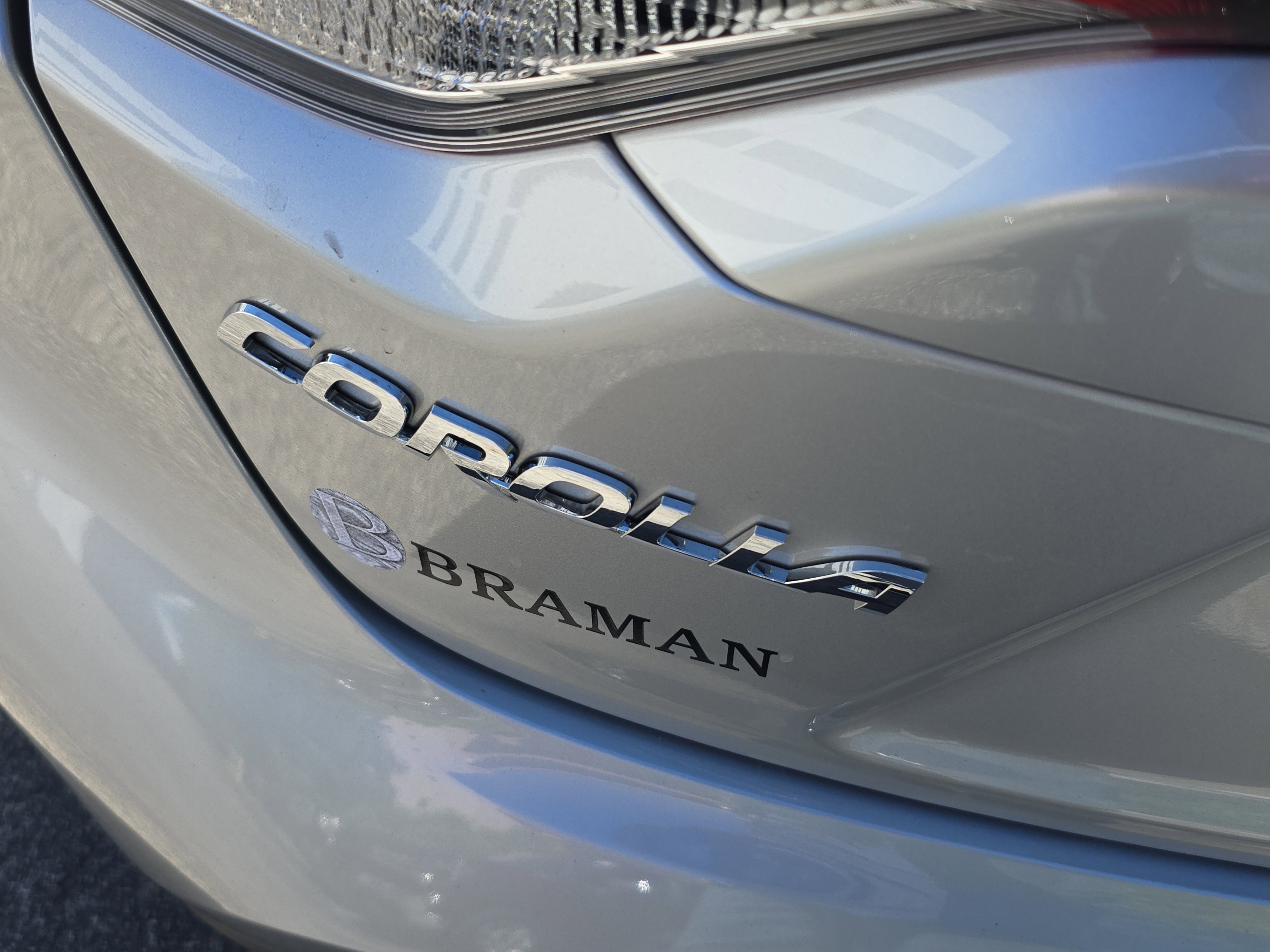 Used 2024 Toyota Corolla LE image 7