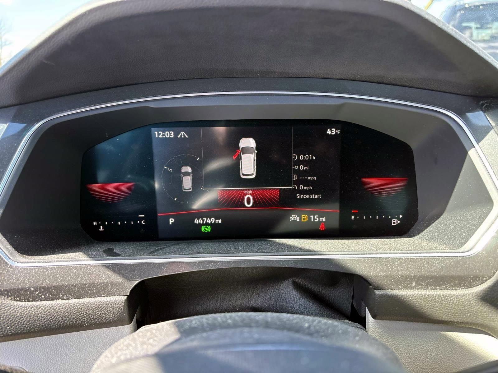 Used 2023 Volkswagen Tiguan SE R-Line image 15