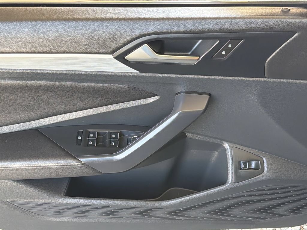 Used 2025 Volkswagen Jetta S FWD image 3