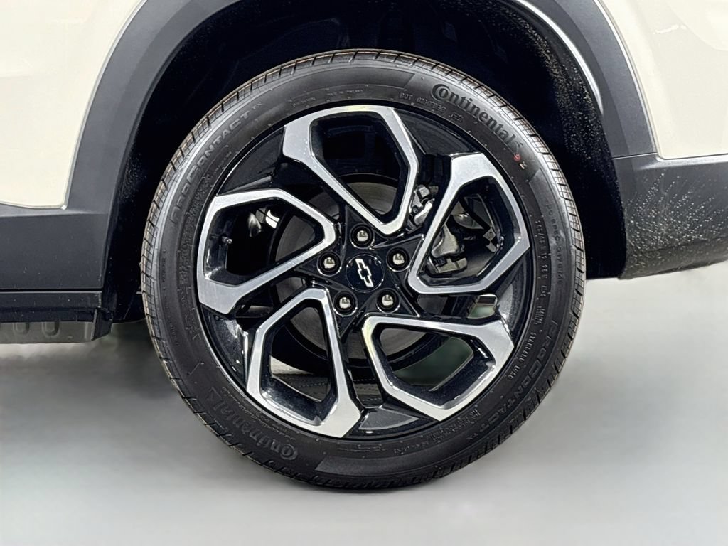 New 2026 Chevrolet Trax RS w/ Sunroof Package FWD image 30