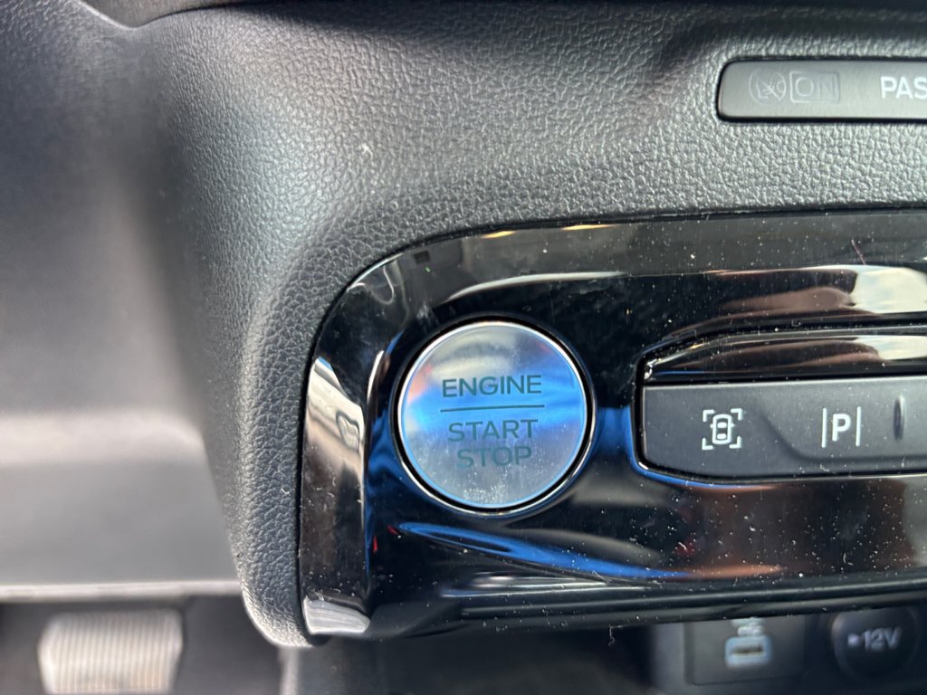 Used 2023 Ford Escape Platinum AWD/4WD image 19
