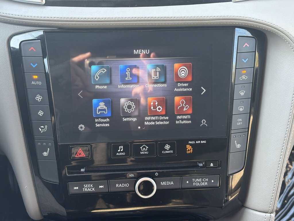 Certified 2024 INFINITI QX50 Luxe image 11