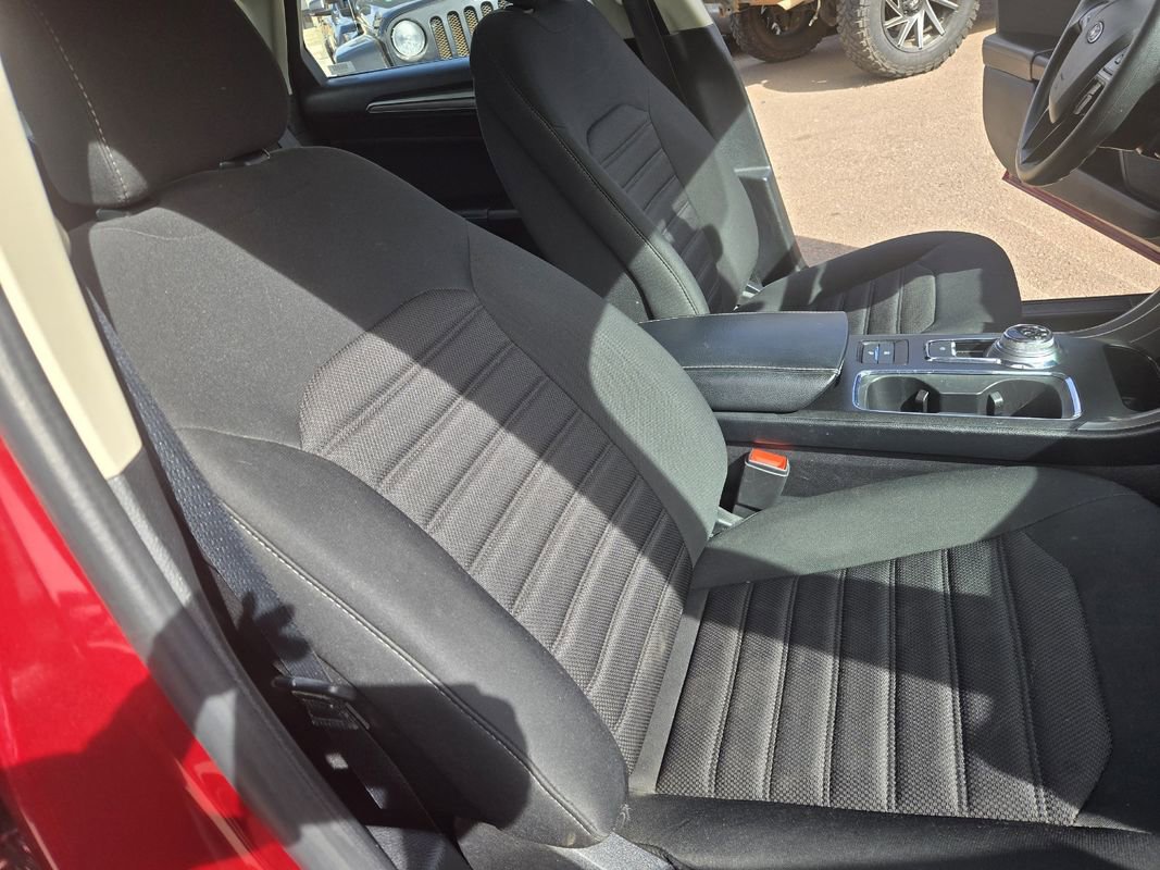 Used 2019 Ford Fusion SE image 24
