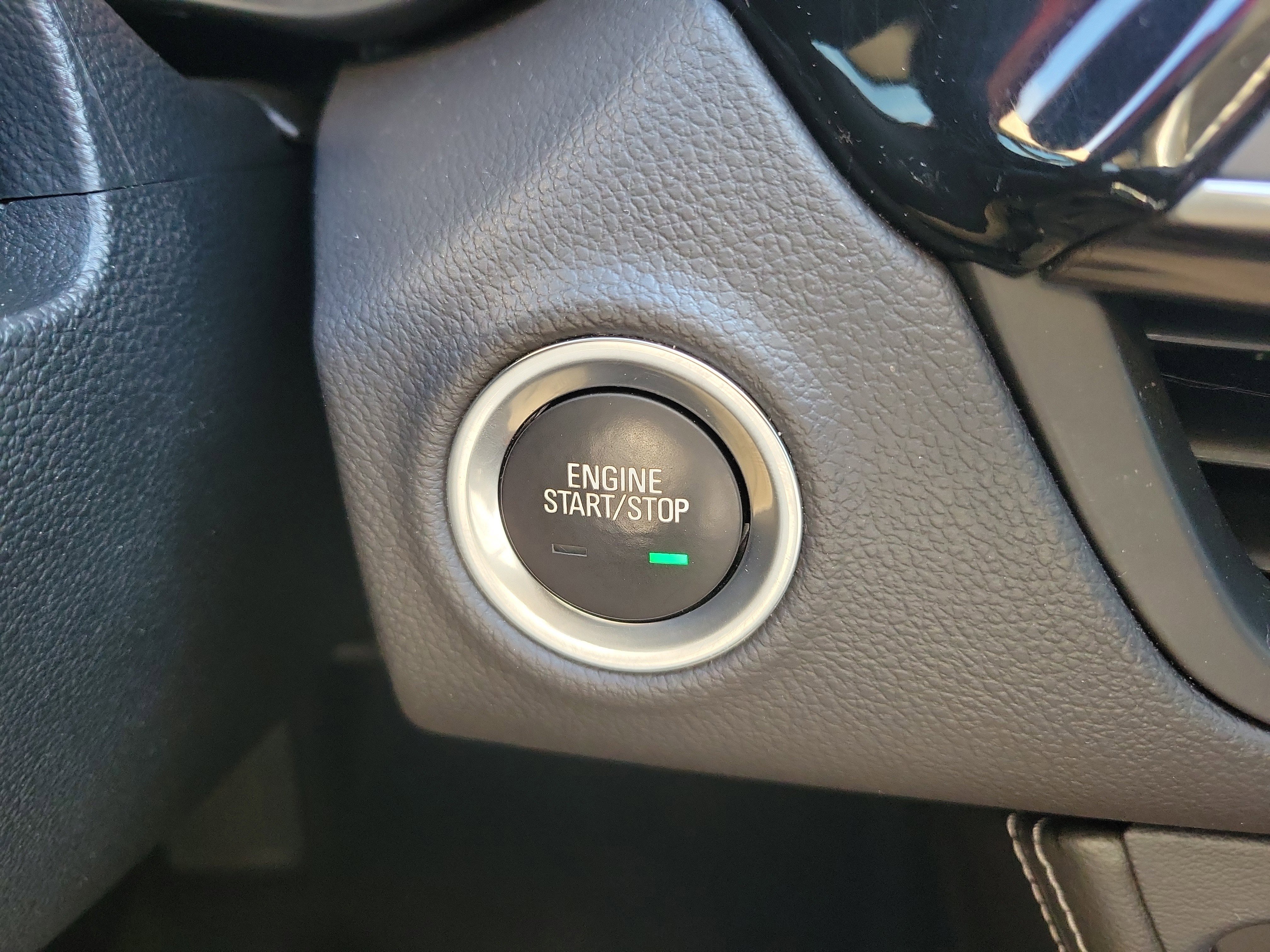 Used 2020 Buick Envision Essence image 32