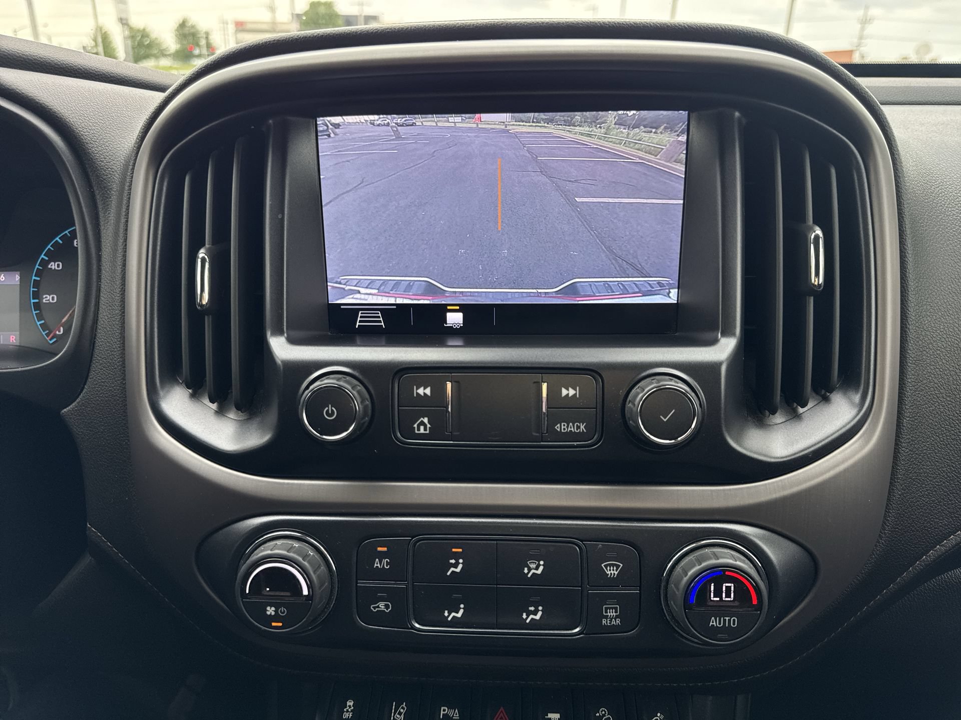 Certified 2021 GMC Canyon AT4 w/ Driver Alert Package AWD/4WD image 17