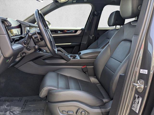 Used 2024 Porsche Cayenne image 18