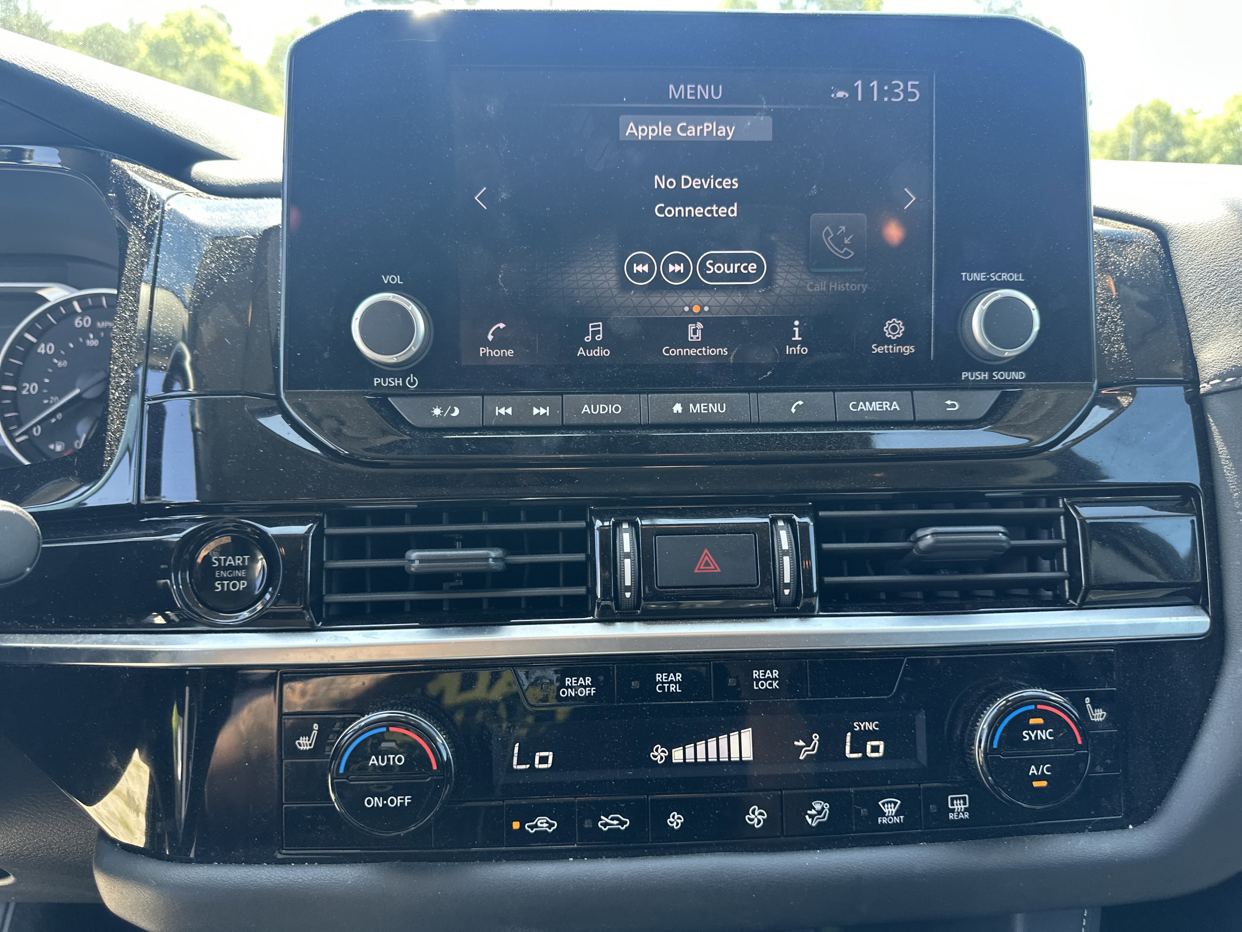 Used 2025 Nissan Pathfinder SV FWD image 29