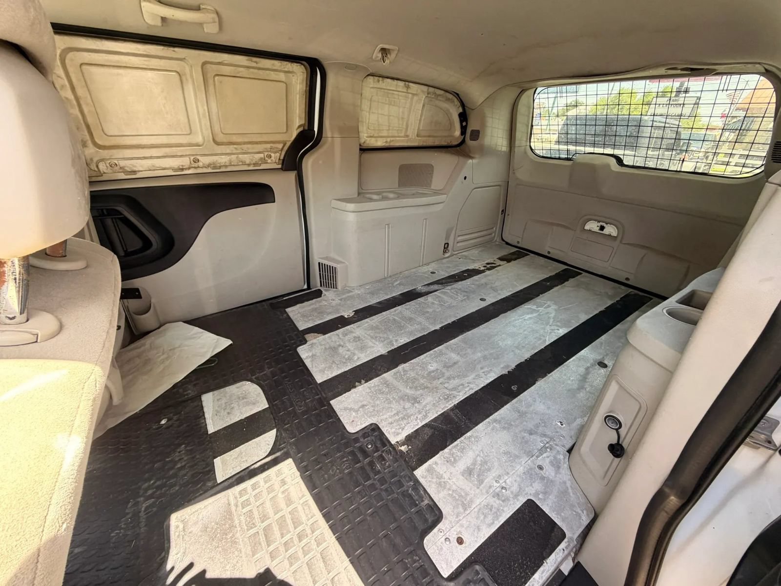 Used 2014 RAM C/V Tradesman FWD image 12