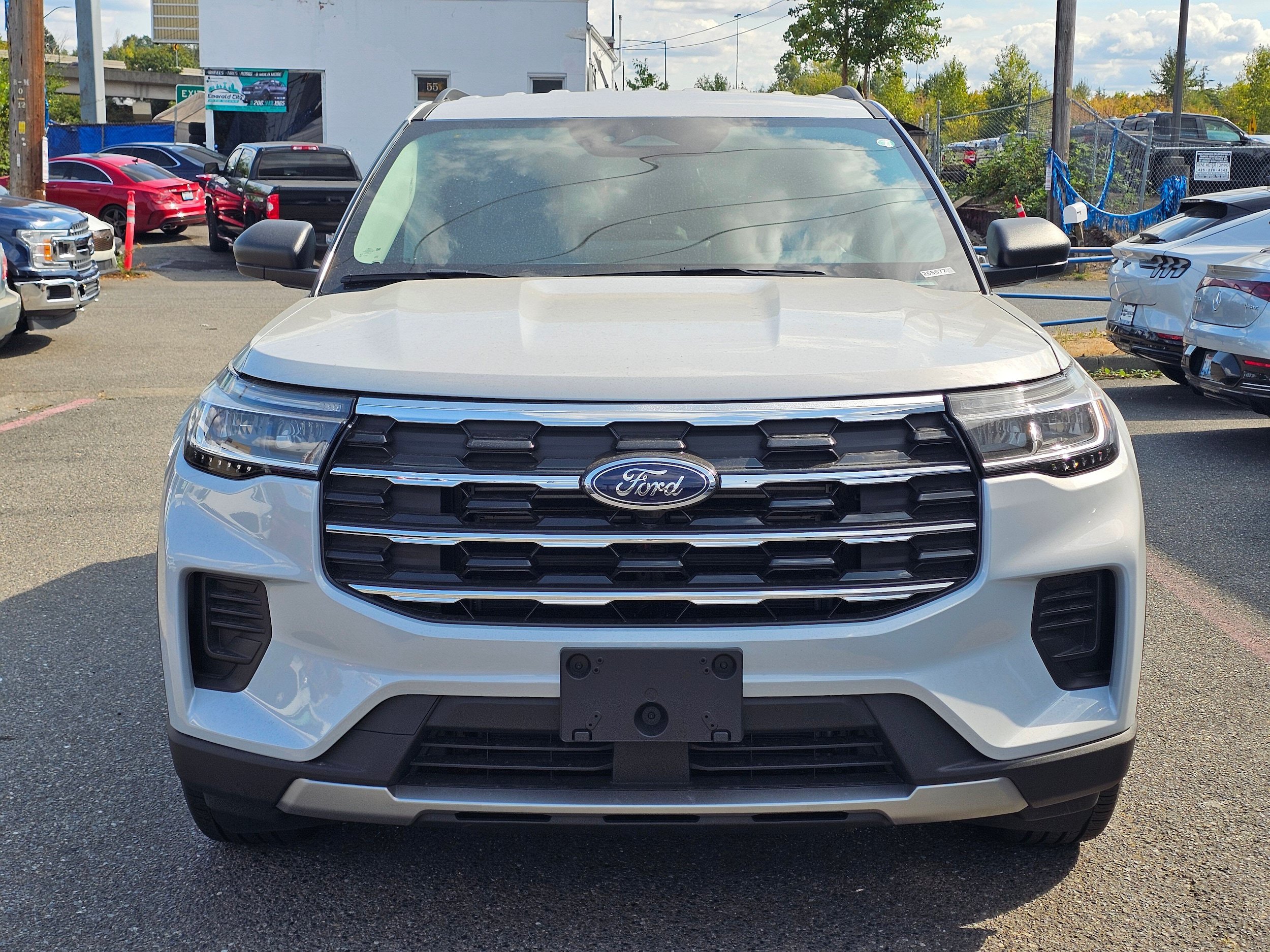 New 2026 Ford Explorer Active AWD/4WD image 2