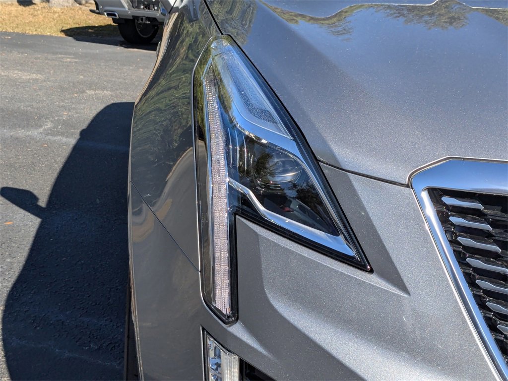 New 2026 Cadillac XT5 Luxury image 12