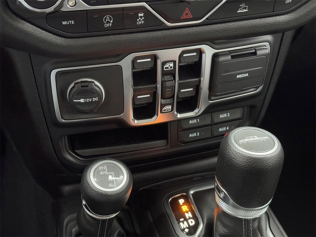 New 2024 Jeep Gladiator Sport image 19