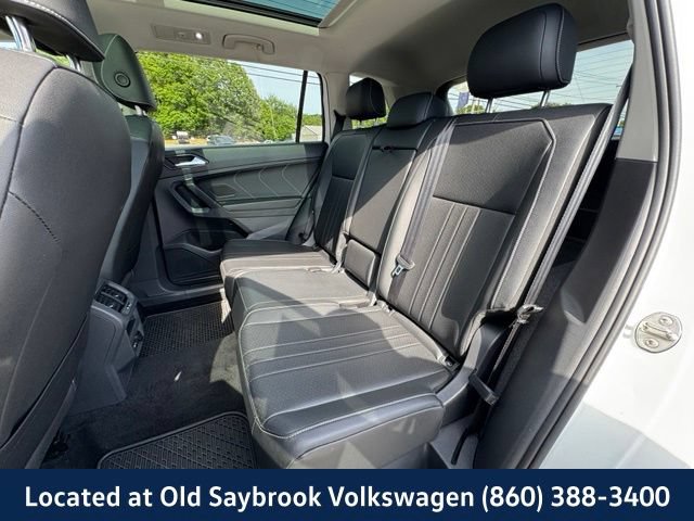 Certified 2023 Volkswagen Tiguan SE w/ Panoramic Sunroof Package AWD/4WD image 11