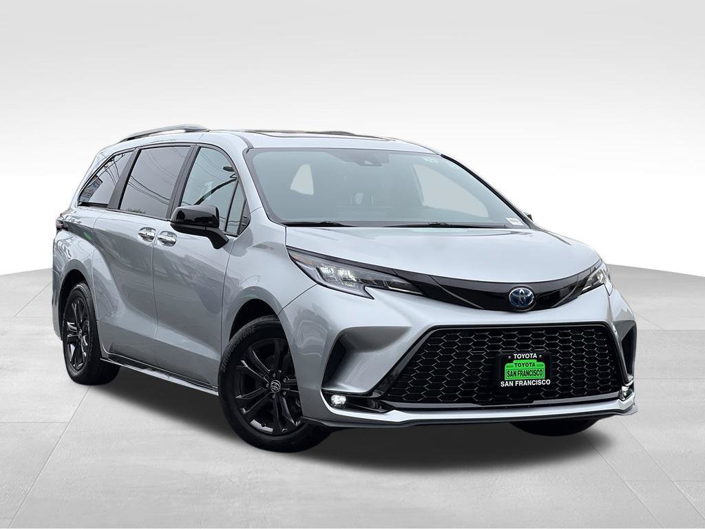 Certified 2025 Toyota Sienna XSE AWD/4WD image 7