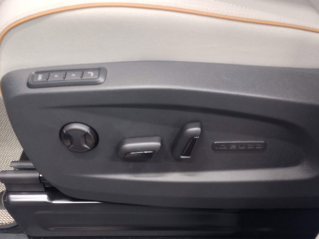 New 2025 Volkswagen ID. Buzz 1st Edition image 26