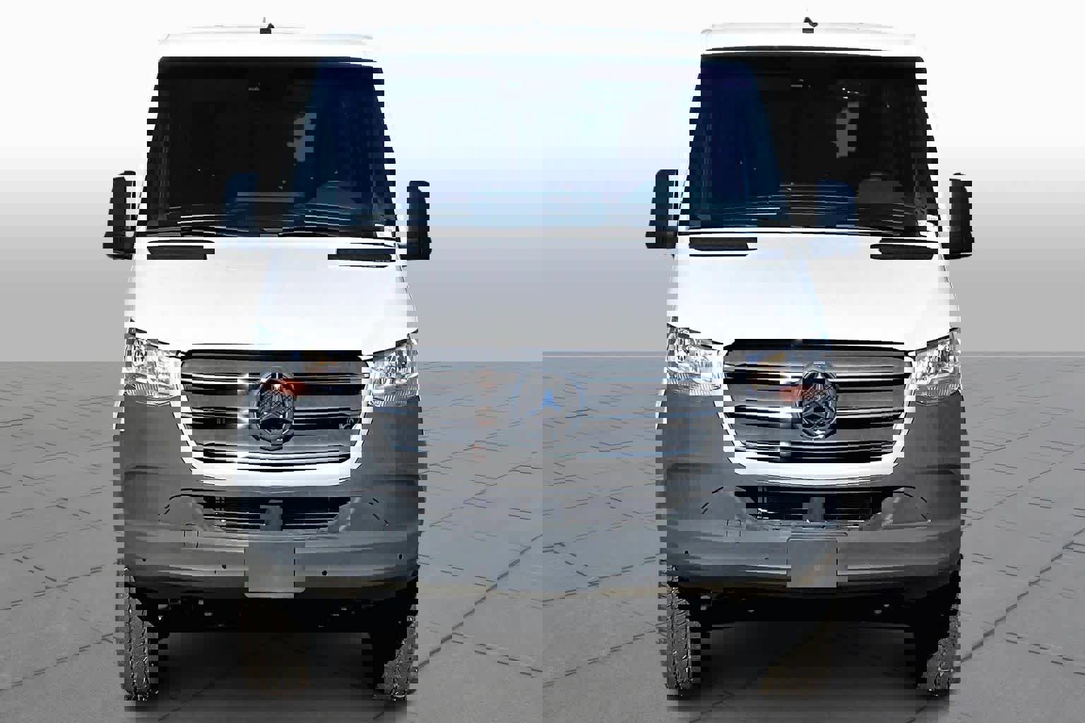 Used 2024 Mercedes-Benz Sprinter 2500 image 4