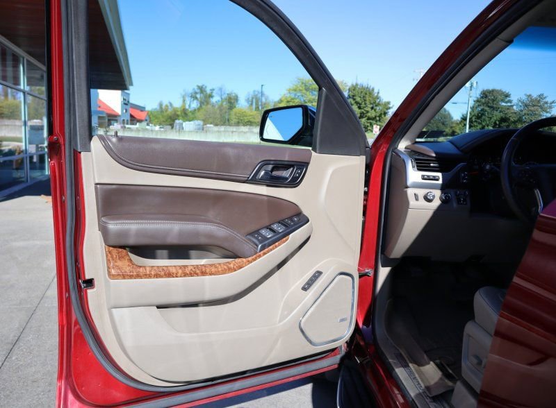 Used 2018 Chevrolet Suburban Premier image 16