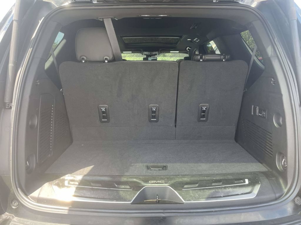 Used 2023 GMC Yukon Denali AWD/4WD image 10