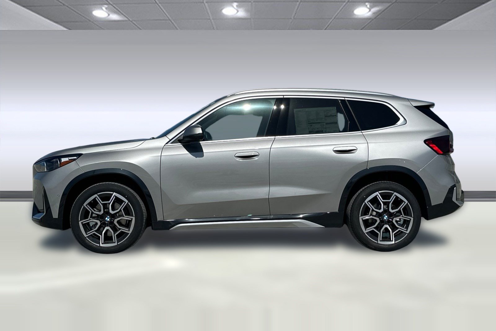 New 2026 BMW X1 xDrive28i w/ Technology Package AWD/4WD image 2