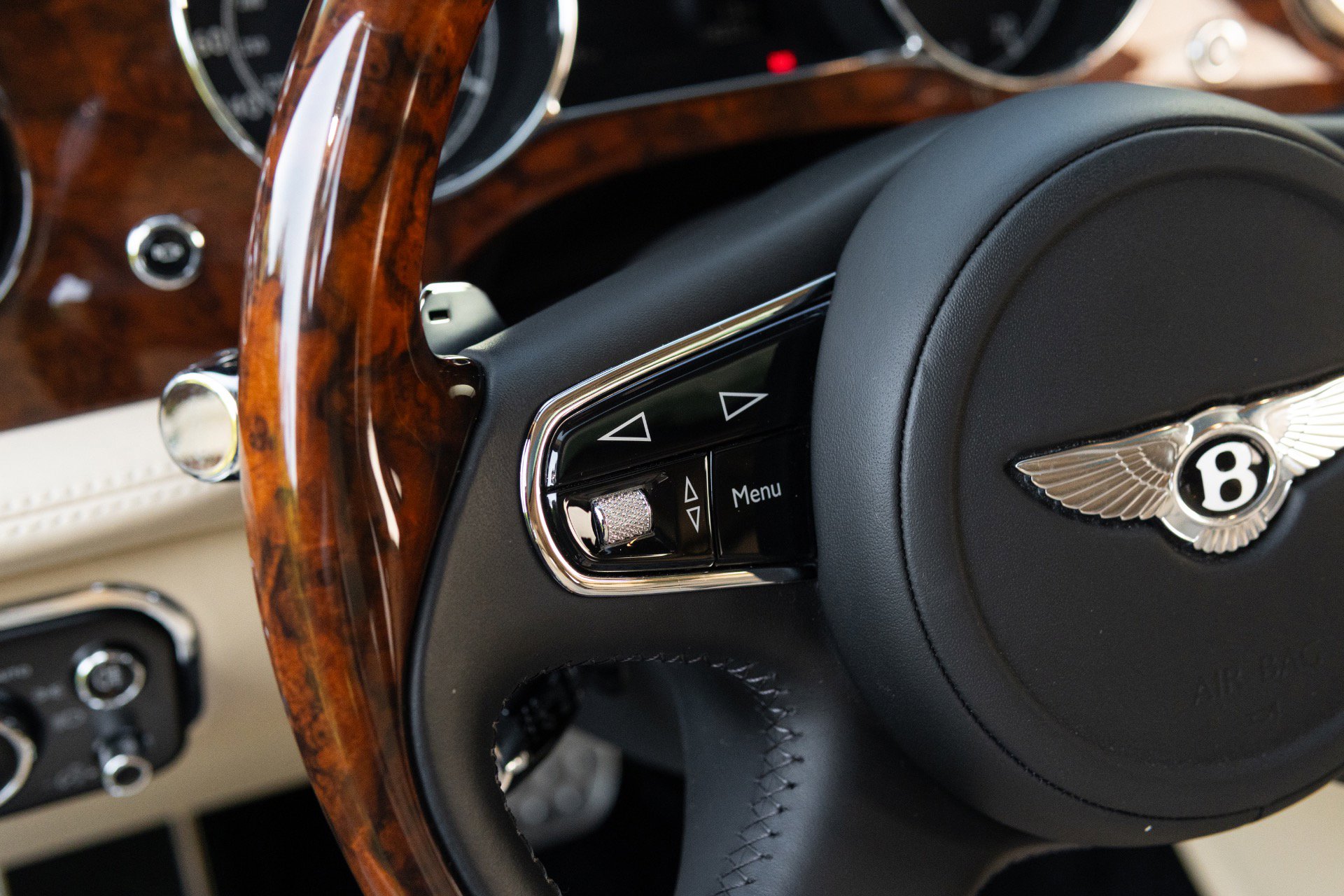 Used 2014 Bentley Mulsanne RWD image 35