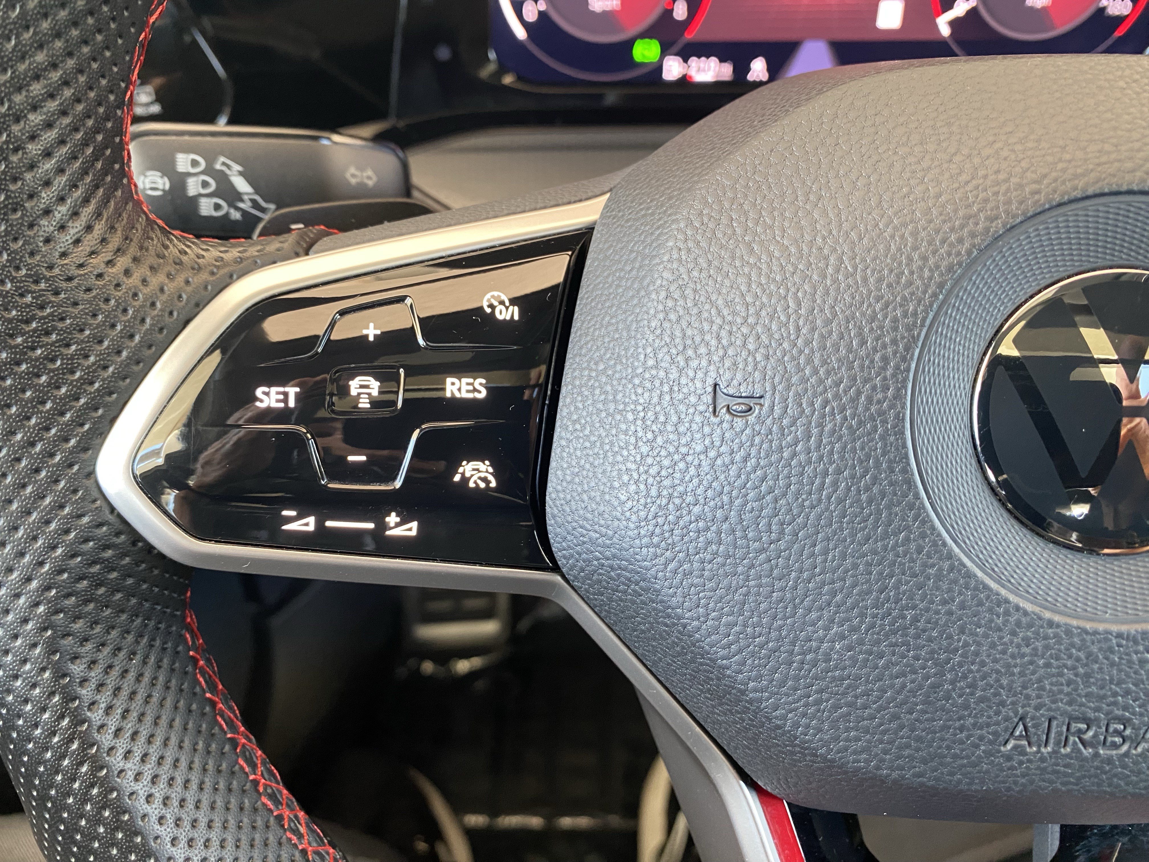 Certified 2022 Volkswagen GTI SE FWD image 6