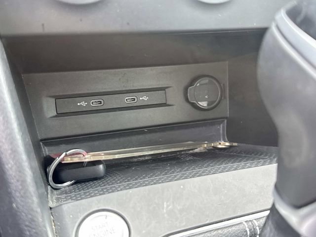 Certified 2022 Volkswagen Taos SE w/ Panoramic Sunroof Package image 21