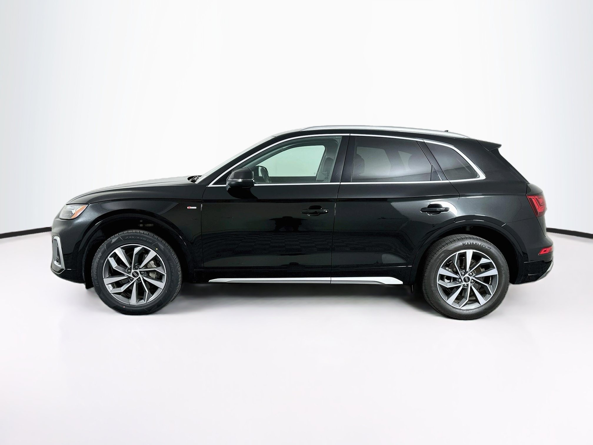 Used 2023 Audi Q5 2.0T Premium w/ Convenience Package AWD/4WD image 4